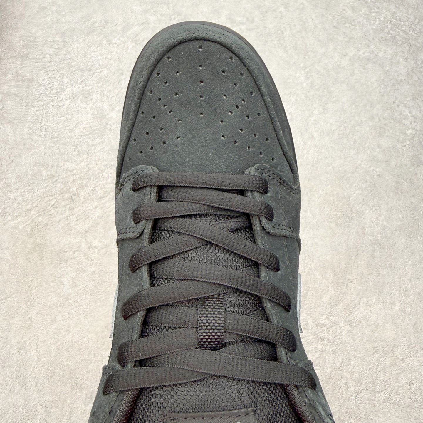图片[4]-＃SS史诗 NK SB Dunk Low 潮流时尚舒适防滑耐磨低帮板鞋 全网最全Dunk系列配色 实力大厂出品 新配色陆续开发 利润个位数只为口碑 超强性价比 全套原纸板楦头开发 确保原汁原味 完美呈现DUNK版型 一比一鞋头弧度高度鞋身弧度 此版本只针对中端市场 皮料材质有所更替 其他数据细节工艺流程均保持一致 绝不口嗨 细节品控鞋型随意对比 独家私模官方第六代原厂航空铝磨具打磨大底 鞋头坡度极致还原 无解鞋型 原盒原配 圈内天花板工艺 原厂玻璃冲刀 超高清洁度 全鞋零毛边皮料切割 原厂中底布点胶 中底布拉帮走线遵循公司 尺码：36 36.5 37.5 38 38.5 39 40 40.5 41 42 42.5 43 44 44.5 45 46-选品中心