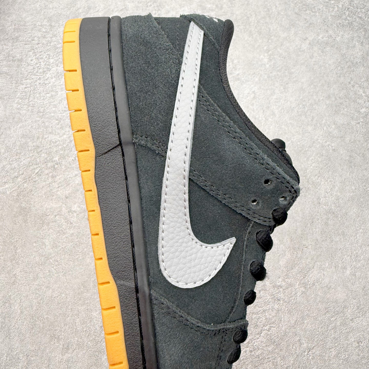 图片[6]-＃SS史诗 NK SB Dunk Low 潮流时尚舒适防滑耐磨低帮板鞋 全网最全Dunk系列配色 实力大厂出品 新配色陆续开发 利润个位数只为口碑 超强性价比 全套原纸板楦头开发 确保原汁原味 完美呈现DUNK版型 一比一鞋头弧度高度鞋身弧度 此版本只针对中端市场 皮料材质有所更替 其他数据细节工艺流程均保持一致 绝不口嗨 细节品控鞋型随意对比 独家私模官方第六代原厂航空铝磨具打磨大底 鞋头坡度极致还原 无解鞋型 原盒原配 圈内天花板工艺 原厂玻璃冲刀 超高清洁度 全鞋零毛边皮料切割 原厂中底布点胶 中底布拉帮走线遵循公司 尺码：36 36.5 37.5 38 38.5 39 40 40.5 41 42 42.5 43 44 44.5 45 46-选品中心