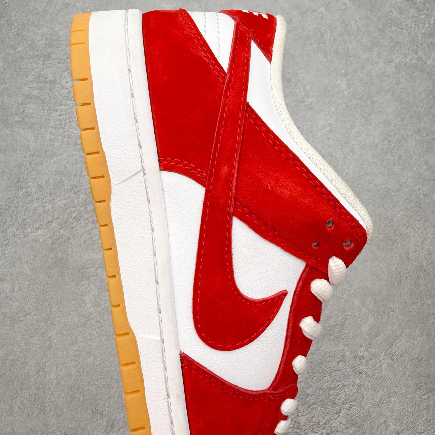 图片[6]-＃SS史诗 NK SB Dunk Low 潮流时尚舒适防滑耐磨低帮板鞋 全网最全Dunk系列配色 实力大厂出品 新配色陆续开发 利润个位数只为口碑 超强性价比 全套原纸板楦头开发 确保原汁原味 完美呈现DUNK版型 一比一鞋头弧度高度鞋身弧度 此版本只针对中端市场 皮料材质有所更替 其他数据细节工艺流程均保持一致 绝不口嗨 细节品控鞋型随意对比 独家私模官方第六代原厂航空铝磨具打磨大底 鞋头坡度极致还原 无解鞋型 原盒原配 圈内天花板工艺 原厂玻璃冲刀 超高清洁度 全鞋零毛边皮料切割 原厂中底布点胶 中底布拉帮走线遵循公司 尺码：36 36.5 37.5 38 38.5 39 40 40.5 41 42 42.5 43 44 44.5 45 46-选品中心