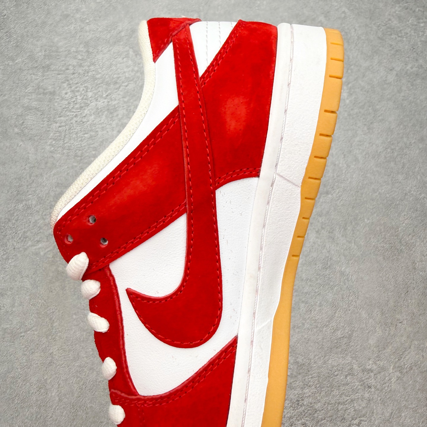 图片[7]-＃SS史诗 NK SB Dunk Low 潮流时尚舒适防滑耐磨低帮板鞋 全网最全Dunk系列配色 实力大厂出品 新配色陆续开发 利润个位数只为口碑 超强性价比 全套原纸板楦头开发 确保原汁原味 完美呈现DUNK版型 一比一鞋头弧度高度鞋身弧度 此版本只针对中端市场 皮料材质有所更替 其他数据细节工艺流程均保持一致 绝不口嗨 细节品控鞋型随意对比 独家私模官方第六代原厂航空铝磨具打磨大底 鞋头坡度极致还原 无解鞋型 原盒原配 圈内天花板工艺 原厂玻璃冲刀 超高清洁度 全鞋零毛边皮料切割 原厂中底布点胶 中底布拉帮走线遵循公司 尺码：36 36.5 37.5 38 38.5 39 40 40.5 41 42 42.5 43 44 44.5 45 46-选品中心