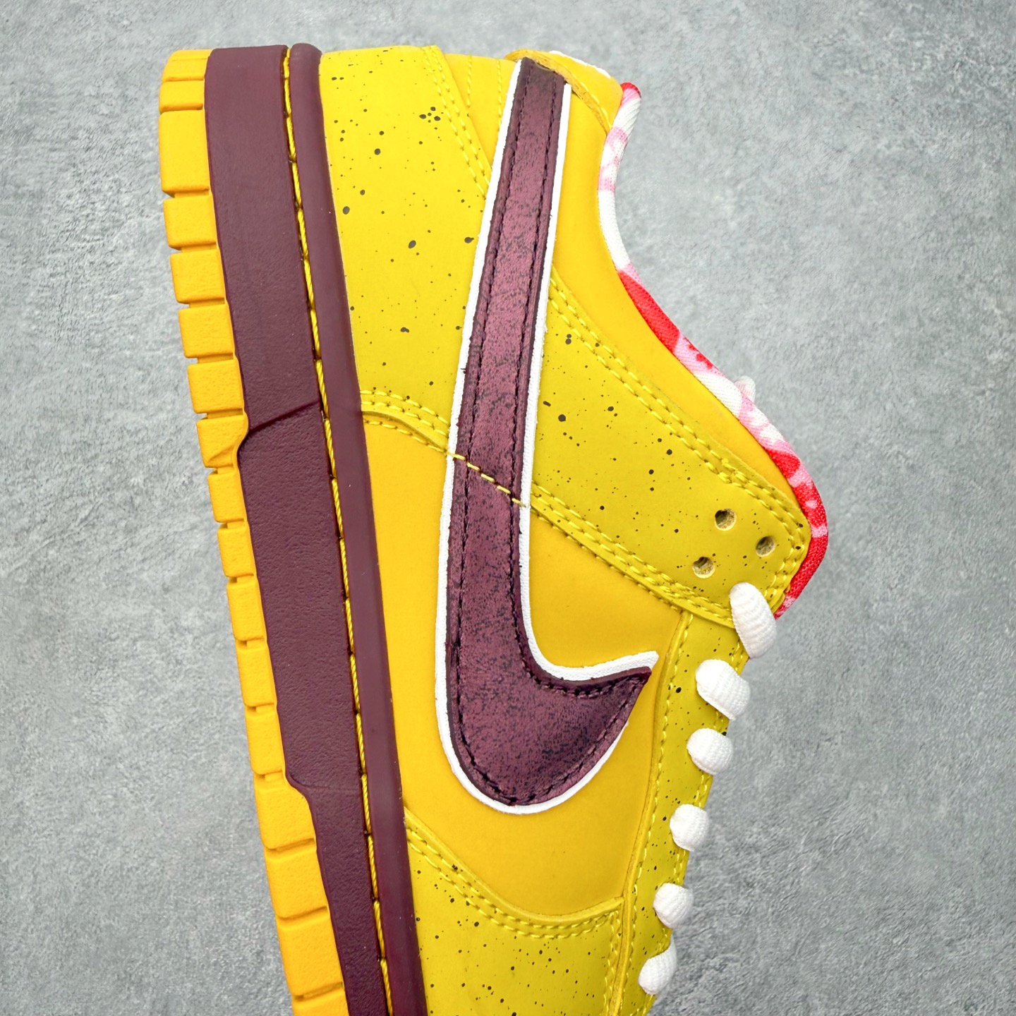 图片[6]-＃SS史诗 NK SB Dunk Low 潮流时尚舒适防滑耐磨低帮板鞋 全网最全Dunk系列配色 实力大厂出品 新配色陆续开发 利润个位数只为口碑 超强性价比 全套原纸板楦头开发 确保原汁原味 完美呈现DUNK版型 一比一鞋头弧度高度鞋身弧度 此版本只针对中端市场 皮料材质有所更替 其他数据细节工艺流程均保持一致 绝不口嗨 细节品控鞋型随意对比 独家私模官方第六代原厂航空铝磨具打磨大底 鞋头坡度极致还原 无解鞋型 原盒原配 圈内天花板工艺 原厂玻璃冲刀 超高清洁度 全鞋零毛边皮料切割 原厂中底布点胶 中底布拉帮走线遵循公司 尺码：36 36.5 37.5 38 38.5 39 40 40.5 41 42 42.5 43 44 44.5 45 46-选品中心