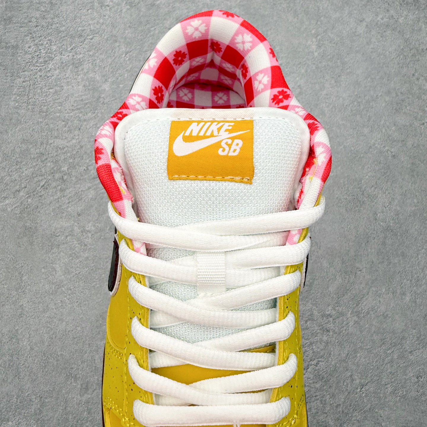 图片[5]-＃SS史诗 NK SB Dunk Low 潮流时尚舒适防滑耐磨低帮板鞋 全网最全Dunk系列配色 实力大厂出品 新配色陆续开发 利润个位数只为口碑 超强性价比 全套原纸板楦头开发 确保原汁原味 完美呈现DUNK版型 一比一鞋头弧度高度鞋身弧度 此版本只针对中端市场 皮料材质有所更替 其他数据细节工艺流程均保持一致 绝不口嗨 细节品控鞋型随意对比 独家私模官方第六代原厂航空铝磨具打磨大底 鞋头坡度极致还原 无解鞋型 原盒原配 圈内天花板工艺 原厂玻璃冲刀 超高清洁度 全鞋零毛边皮料切割 原厂中底布点胶 中底布拉帮走线遵循公司 尺码：36 36.5 37.5 38 38.5 39 40 40.5 41 42 42.5 43 44 44.5 45 46-选品中心