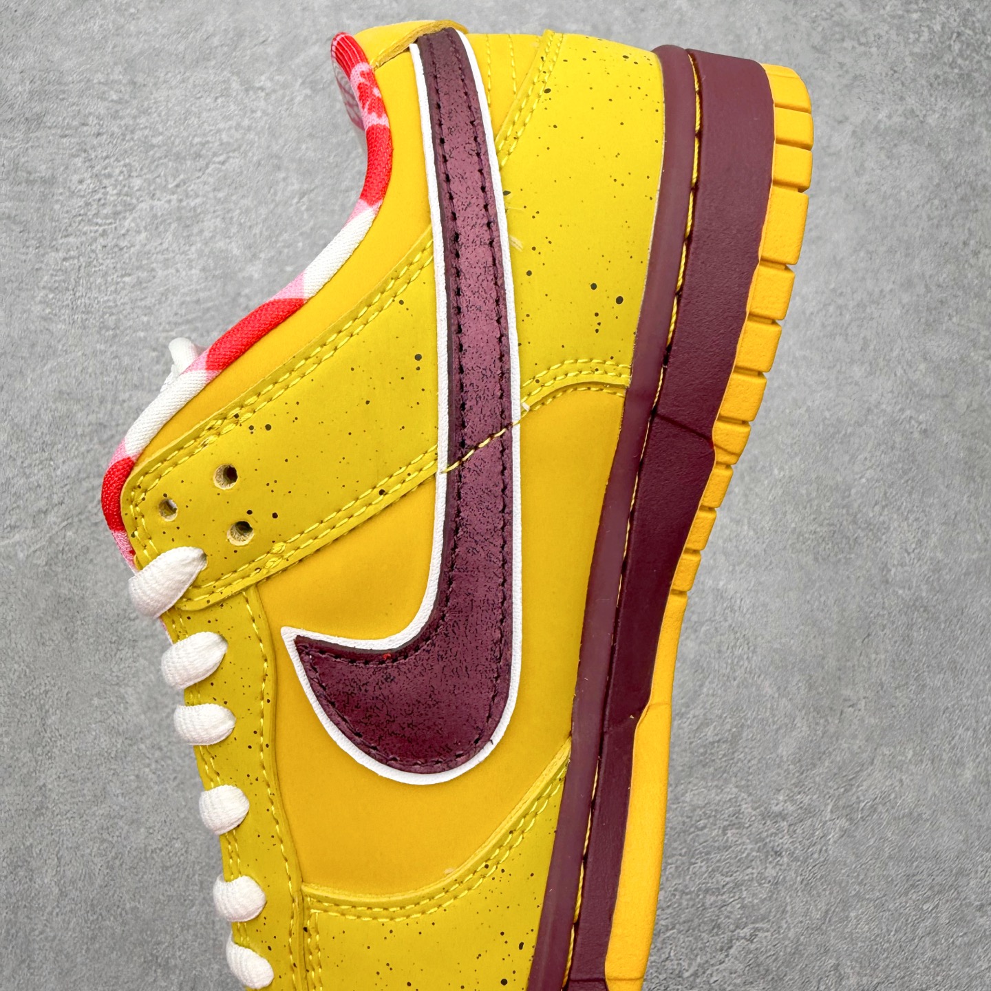 图片[7]-＃SS史诗 NK SB Dunk Low 潮流时尚舒适防滑耐磨低帮板鞋 全网最全Dunk系列配色 实力大厂出品 新配色陆续开发 利润个位数只为口碑 超强性价比 全套原纸板楦头开发 确保原汁原味 完美呈现DUNK版型 一比一鞋头弧度高度鞋身弧度 此版本只针对中端市场 皮料材质有所更替 其他数据细节工艺流程均保持一致 绝不口嗨 细节品控鞋型随意对比 独家私模官方第六代原厂航空铝磨具打磨大底 鞋头坡度极致还原 无解鞋型 原盒原配 圈内天花板工艺 原厂玻璃冲刀 超高清洁度 全鞋零毛边皮料切割 原厂中底布点胶 中底布拉帮走线遵循公司 尺码：36 36.5 37.5 38 38.5 39 40 40.5 41 42 42.5 43 44 44.5 45 46-选品中心