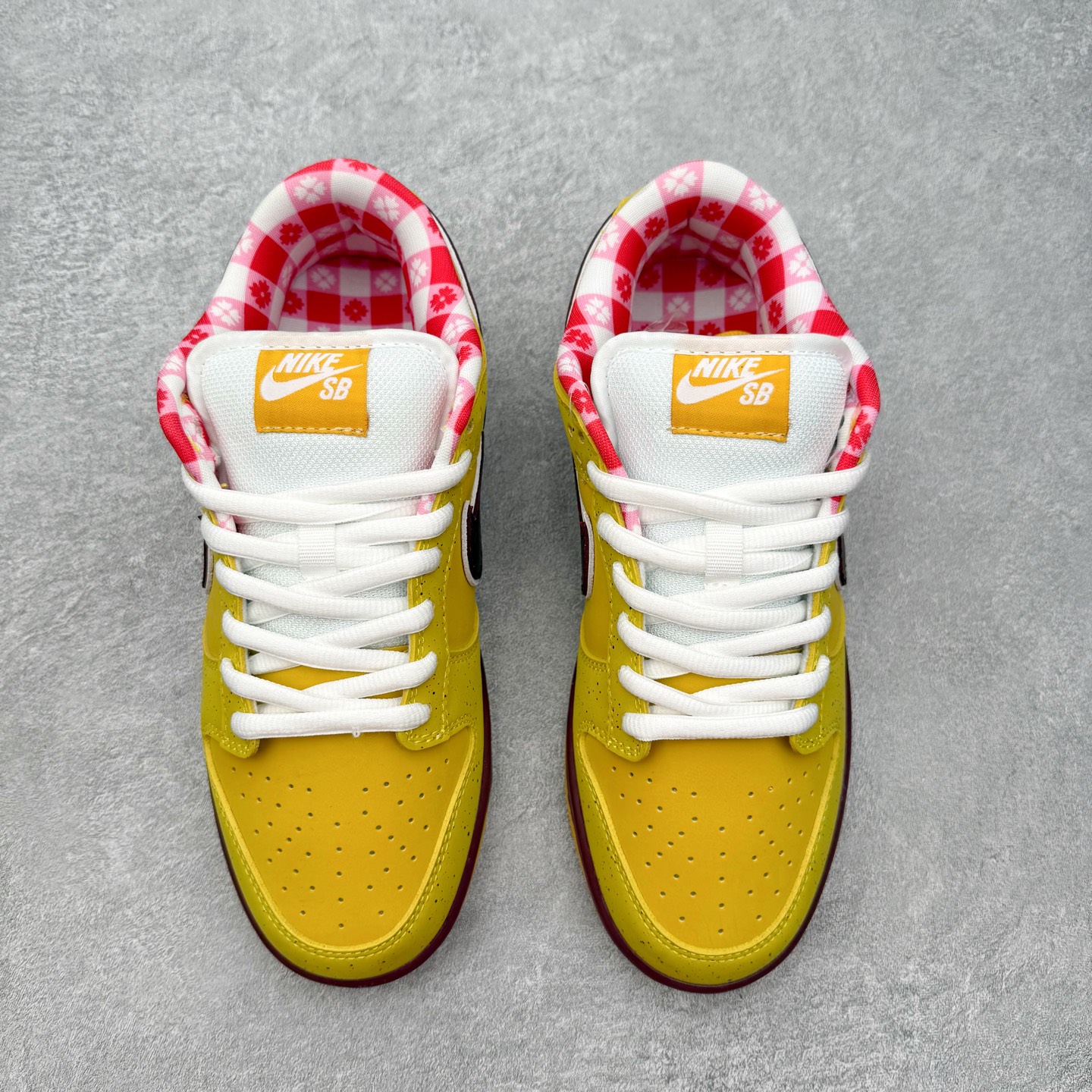 图片[2]-＃SS史诗 NK SB Dunk Low 潮流时尚舒适防滑耐磨低帮板鞋 全网最全Dunk系列配色 实力大厂出品 新配色陆续开发 利润个位数只为口碑 超强性价比 全套原纸板楦头开发 确保原汁原味 完美呈现DUNK版型 一比一鞋头弧度高度鞋身弧度 此版本只针对中端市场 皮料材质有所更替 其他数据细节工艺流程均保持一致 绝不口嗨 细节品控鞋型随意对比 独家私模官方第六代原厂航空铝磨具打磨大底 鞋头坡度极致还原 无解鞋型 原盒原配 圈内天花板工艺 原厂玻璃冲刀 超高清洁度 全鞋零毛边皮料切割 原厂中底布点胶 中底布拉帮走线遵循公司 尺码：36 36.5 37.5 38 38.5 39 40 40.5 41 42 42.5 43 44 44.5 45 46-选品中心