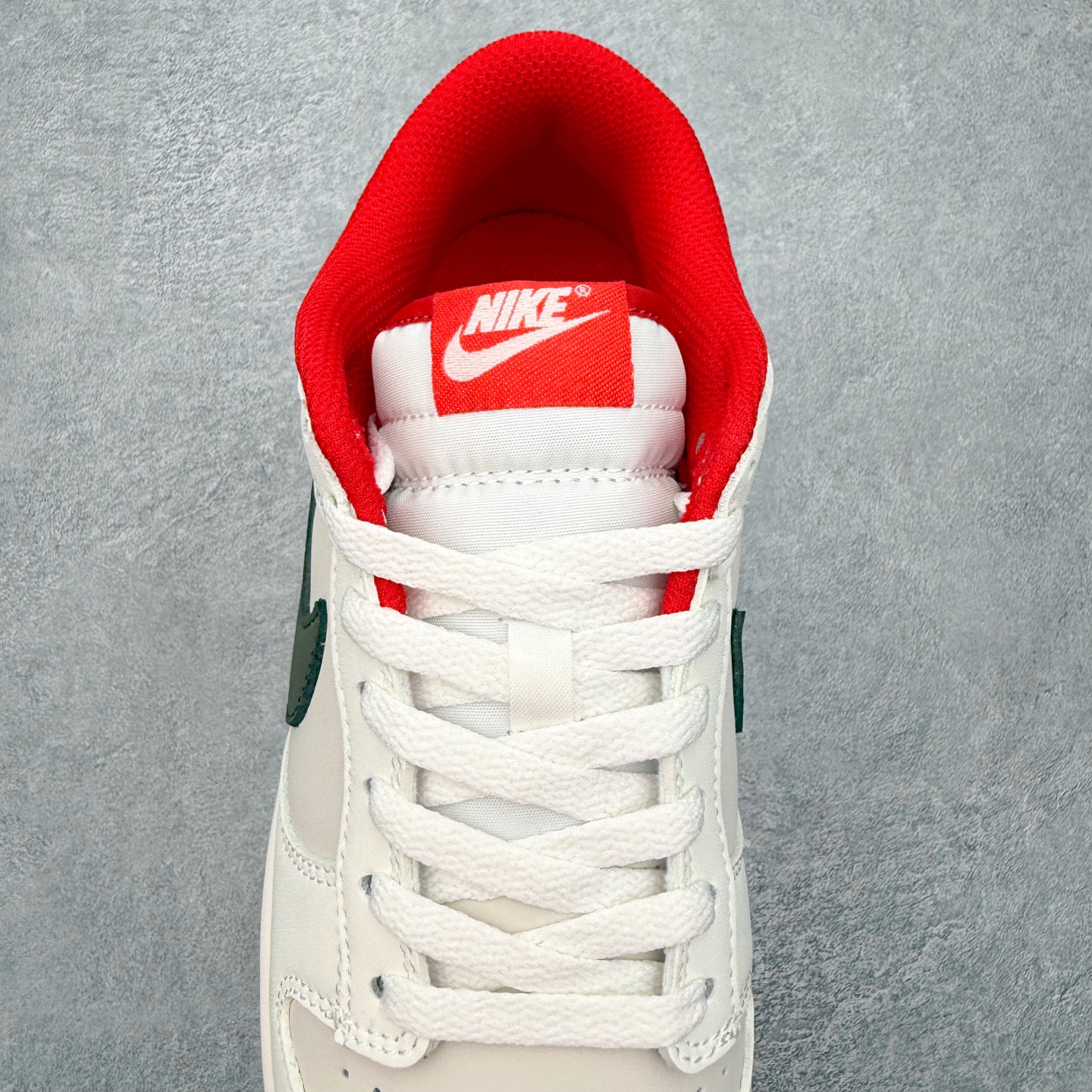 图片[5]-＃SS史诗 NK Dunk Low 潮流时尚舒适防滑耐磨低帮板鞋 全网最全Dunk系列配色 实力大厂出品 新配色陆续开发 利润个位数只为口碑 超强性价比 全套原纸板楦头开发 确保原汁原味 完美呈现DUNK版型 一比一鞋头弧度高度鞋身弧度 此版本只针对中端市场 皮料材质有所更替 其他数据细节工艺流程均保持一致 绝不口嗨 细节品控鞋型随意对比 独家私模官方第六代原厂航空铝磨具打磨大底 鞋头坡度极致还原 无解鞋型 原盒原配 圈内天花板工艺 原厂玻璃冲刀 超高清洁度 全鞋零毛边皮料切割 原厂中底布点胶 中底布拉帮走线遵循公司 尺码：36 36.5 37.5 38 38.5 39 40 40.5 41 42 42.5 43 44 44.5 45 46-选品中心