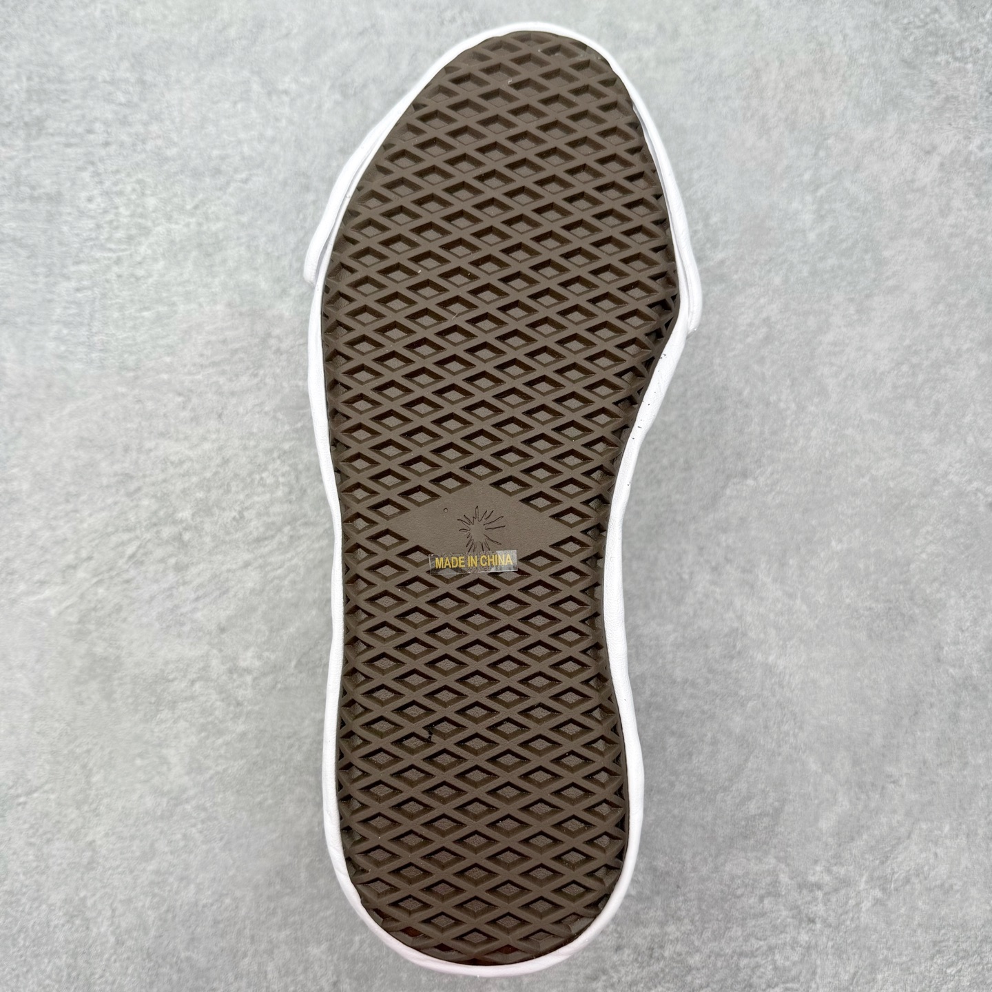 Maison Mihara Yasuhiro Hank Sneakers 三原康裕开口笑创新溶解风变形溶