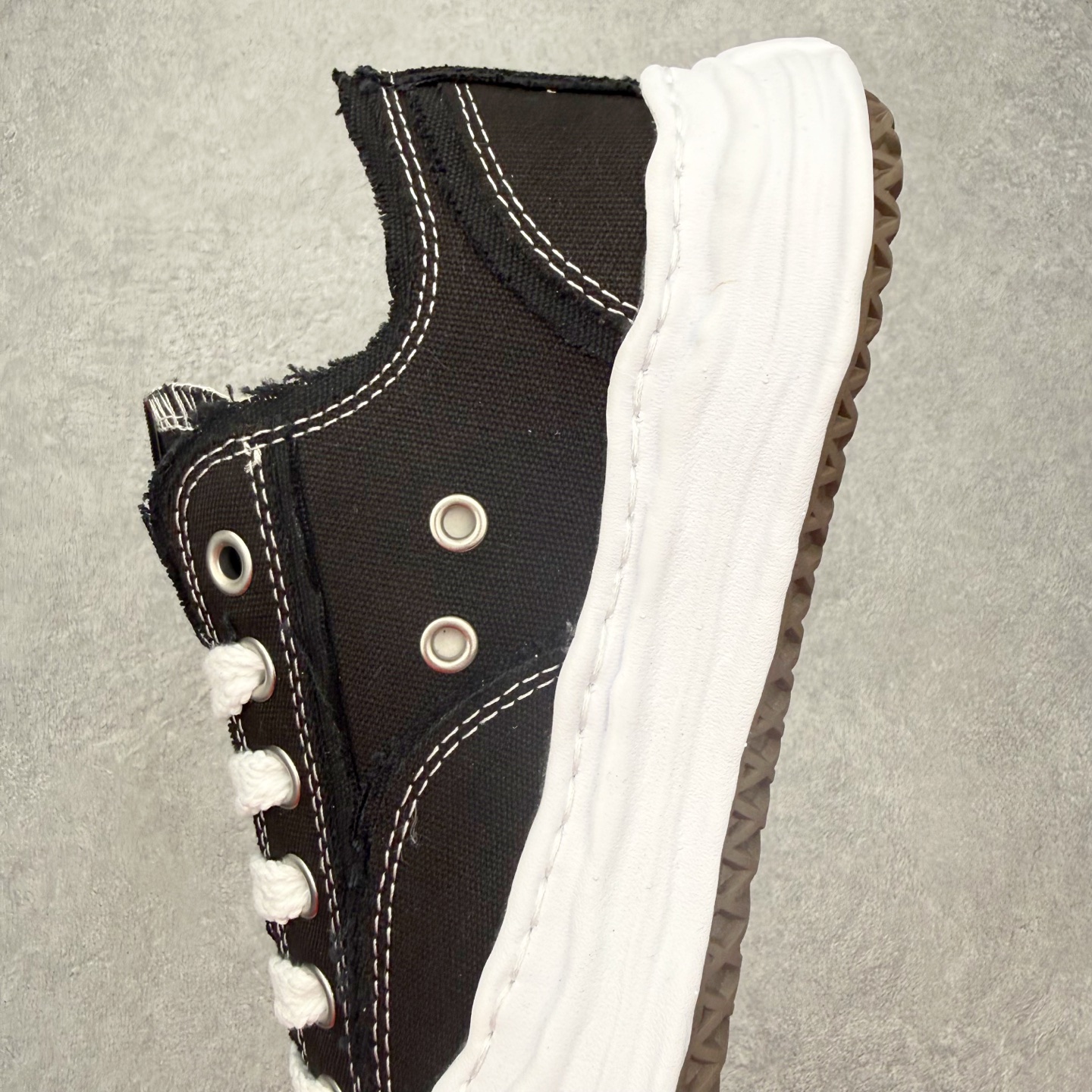 Maison Mihara Yasuhiro Hank Sneakers 三原康裕开口笑创新溶解风变形溶