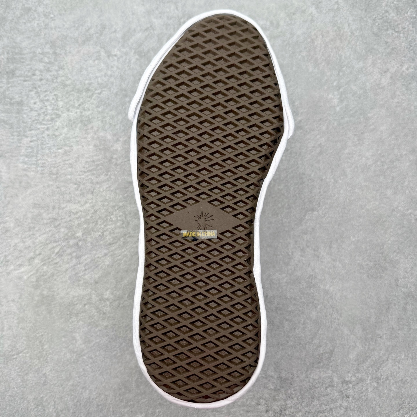 Maison Mihara Yasuhiro Hank Sneakers 三原康裕开口笑创新溶解风变形溶