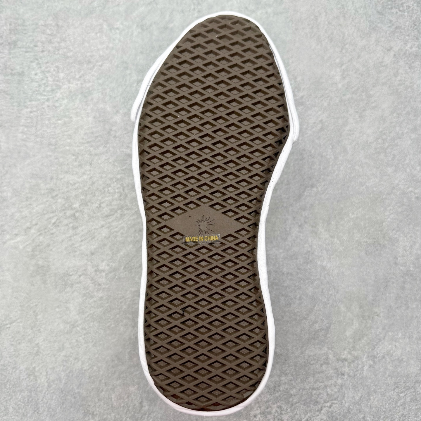 Maison Mihara Yasuhiro Hank Sneakers 三原康裕开口笑创新溶解风变形溶