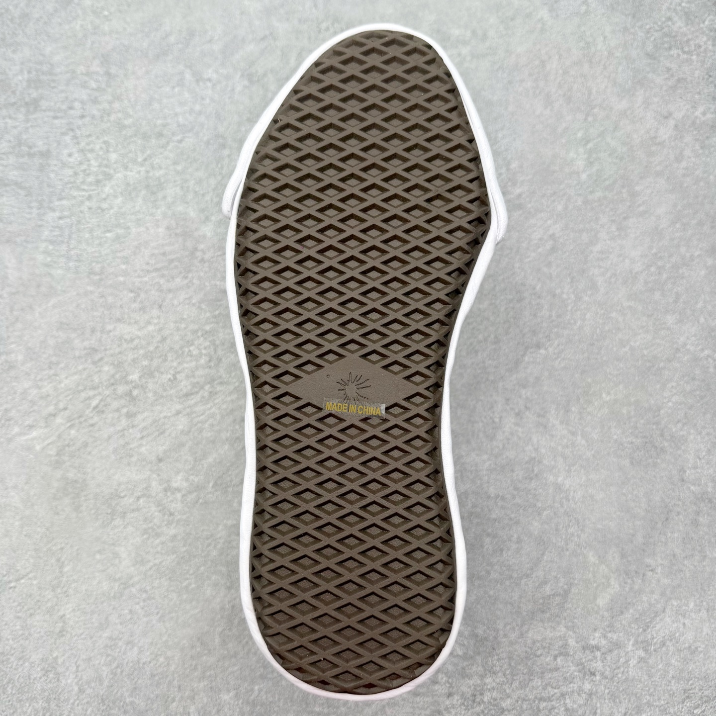 Maison Mihara Yasuhiro Hank Sneakers 三原康裕开口笑创新溶解风变形溶