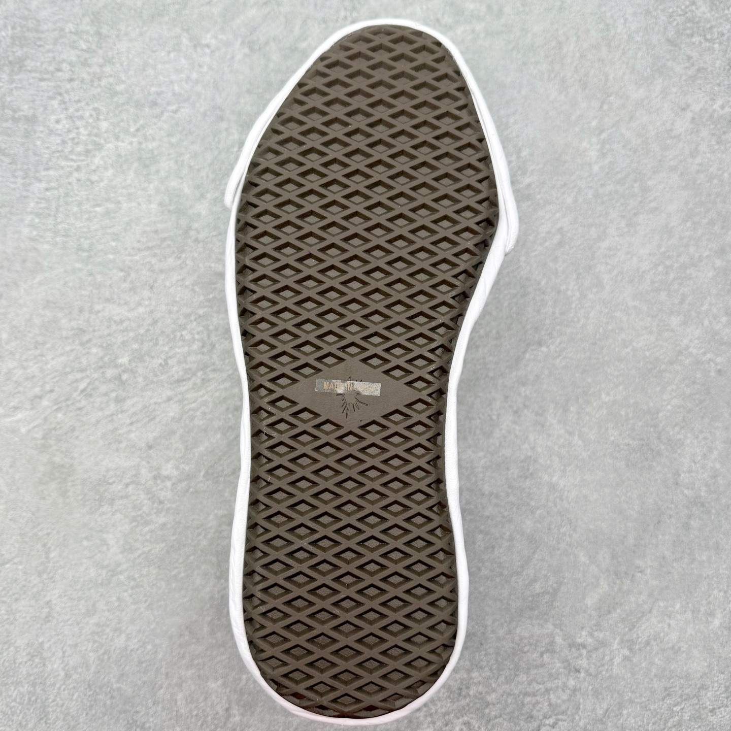 Maison Mihara Yasuhiro Hank Sneakers 三原康裕开口笑创新溶解风变形溶
