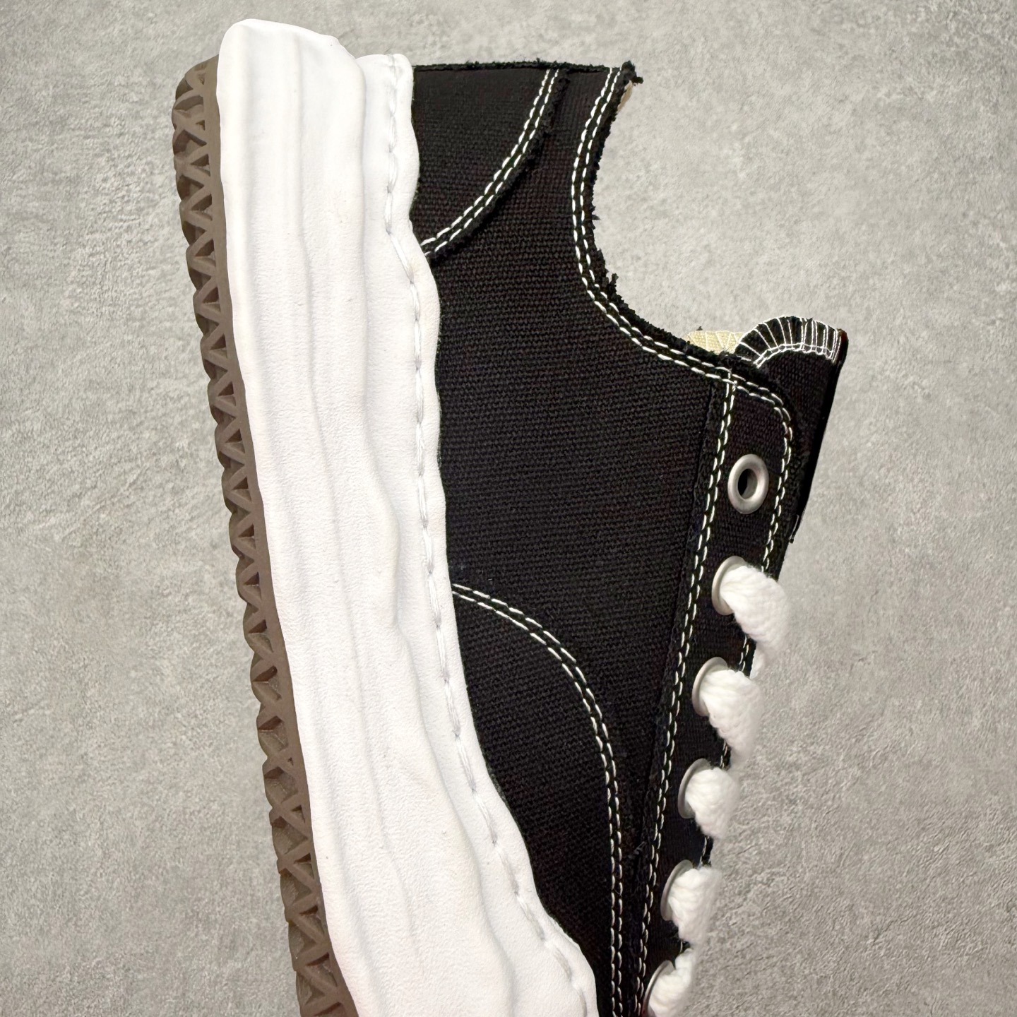 Maison Mihara Yasuhiro Hank Sneakers 三原康裕开口笑创新溶解风变形溶