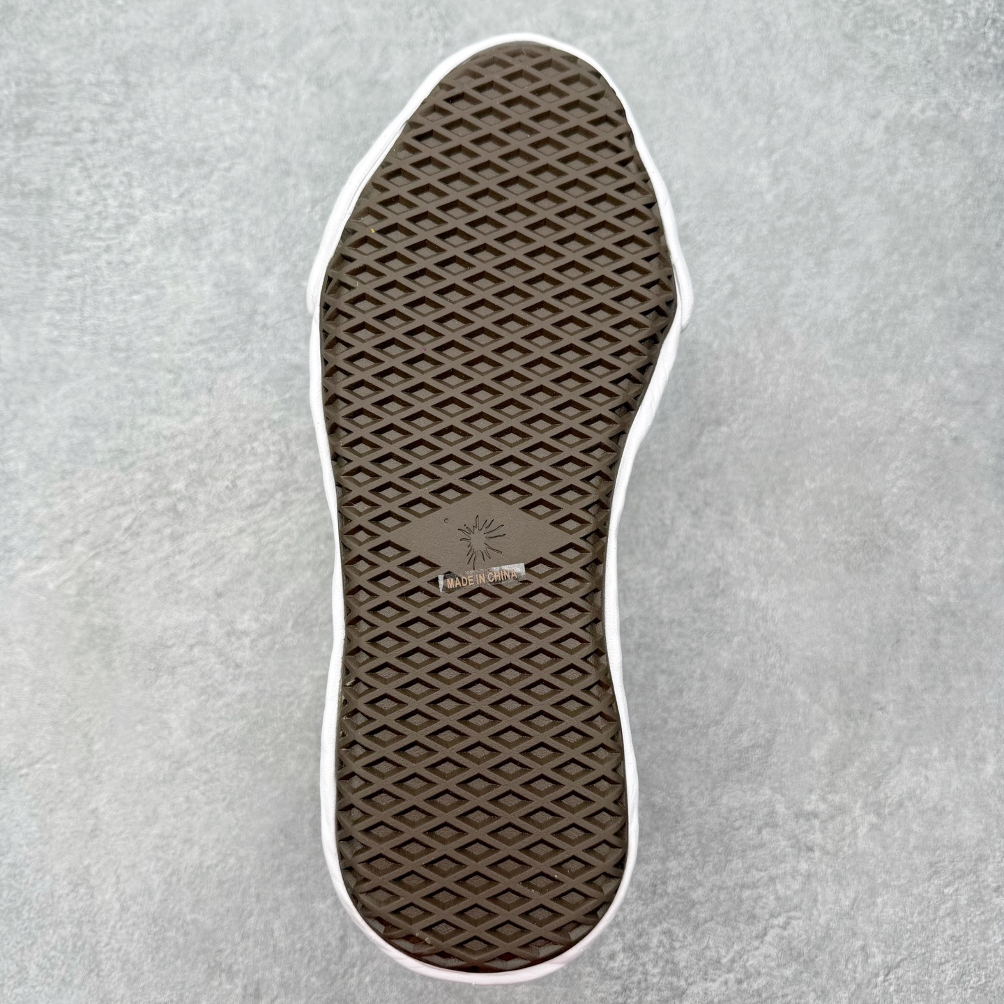 Maison Mihara Yasuhiro Hank Sneakers 三原康裕开口笑创新溶解风变形溶
