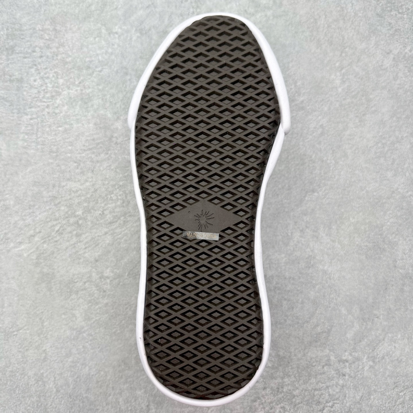 Maison Mihara Yasuhiro Baker Sneakers 三原康裕创新溶解风变形溶解鞋