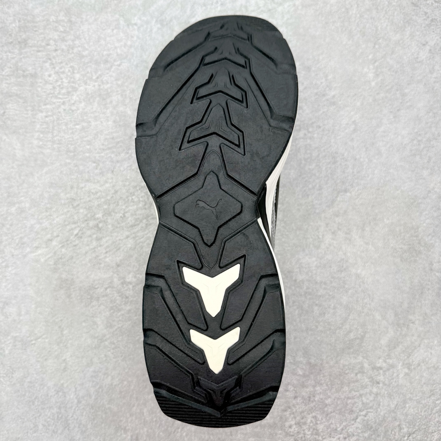 PUMA彪马 Fade nitro ls 百搭舒适透气支撑 跑步鞋 彪马（Puma）是全球著名的运动品牌
