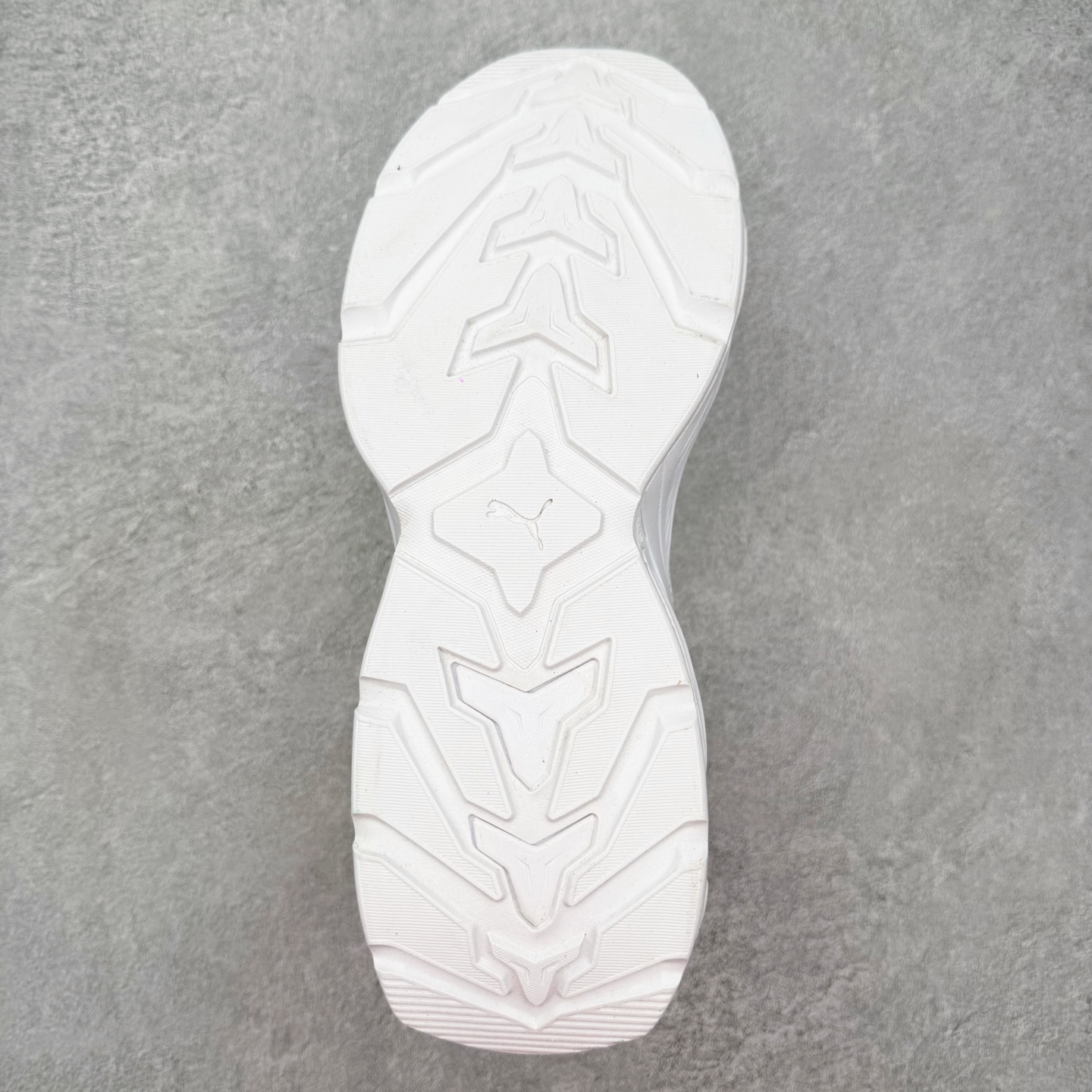 PUMA彪马 Fade nitro ls 百搭舒适透气支撑 跑步鞋 彪马（Puma）是全球著名的运动品牌