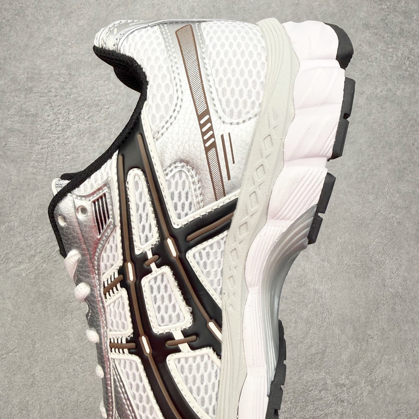 Asics Gel Kayano 12.1 亚瑟士卡亚诺12.1代系列低帮轻量缓震休闲运动跑步鞋 采用环