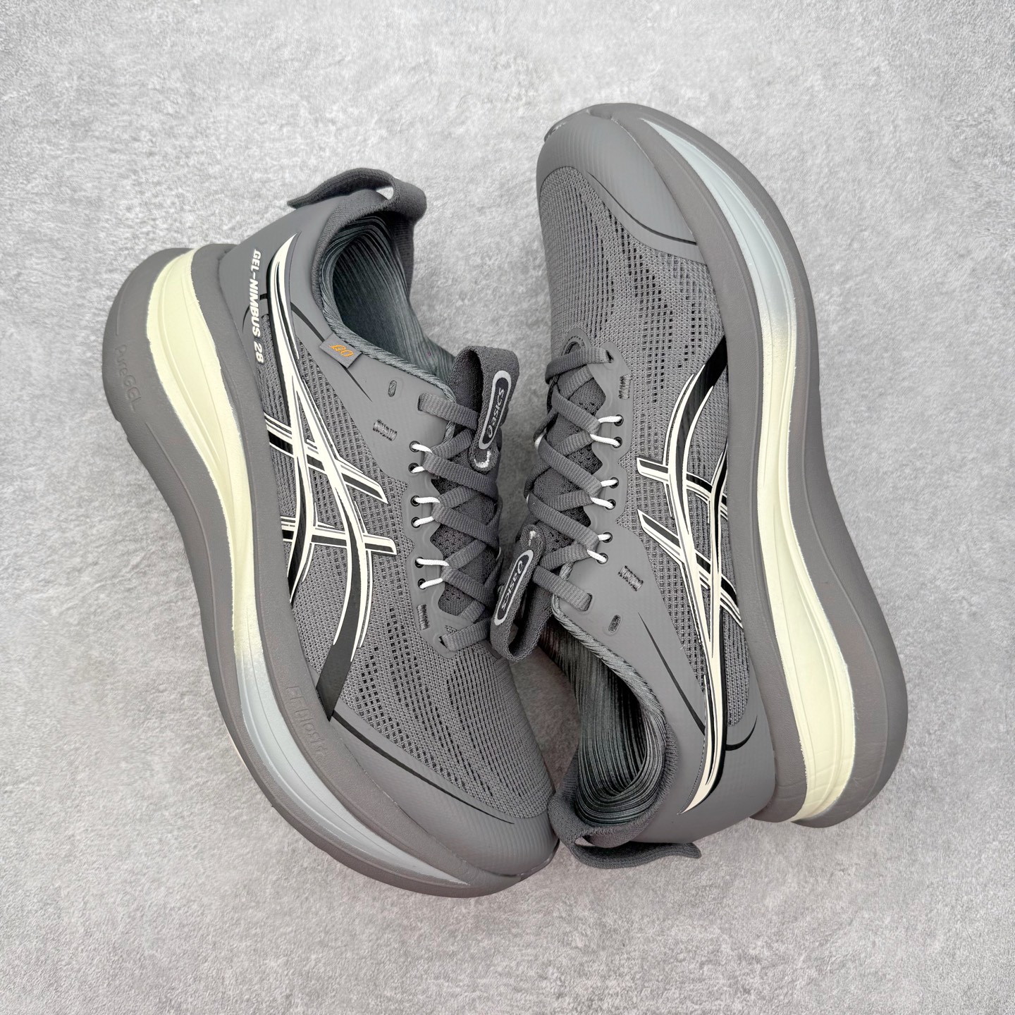 Asics GEL-Nimbus 28 亚瑟士缓震跑鞋 近年复古风潮的势头很旺 ASICS一直坚信保持身