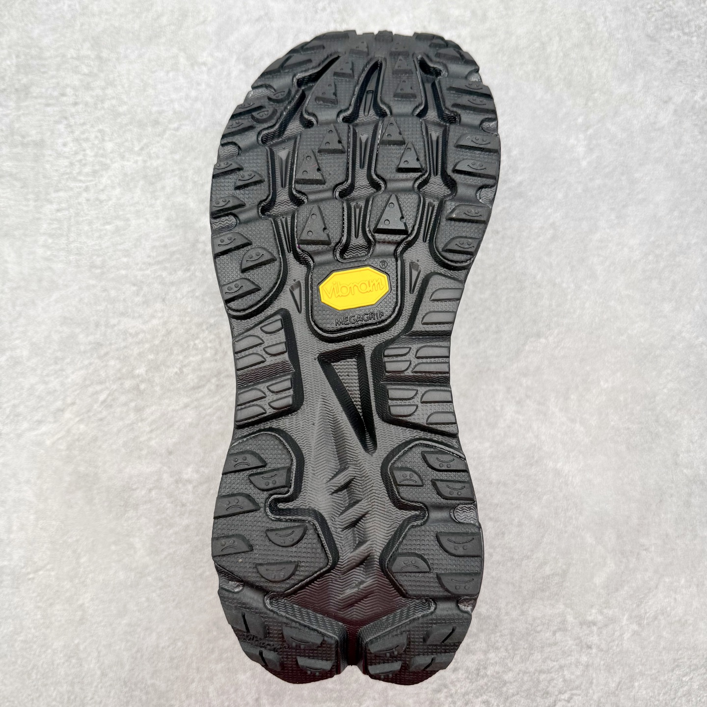 HOKA ONE ONE Mafate X 舒适轻盈低帮休闲越野跑步鞋 HOKA ONE ONE是来自美