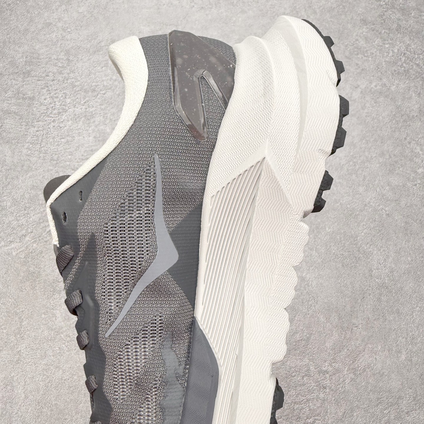 HOKA ONE ONE Mafate X 舒适轻盈低帮休闲越野跑步鞋 HOKA ONE ONE是来自美