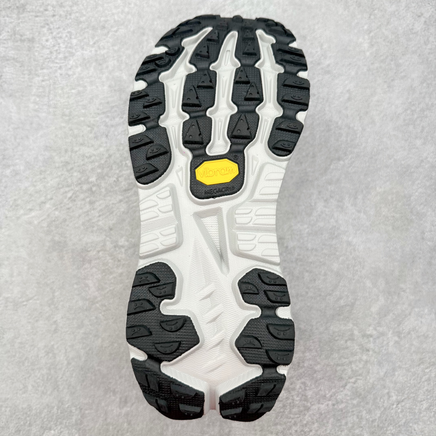 HOKA ONE ONE Mafate X 舒适轻盈低帮休闲越野跑步鞋 HOKA ONE ONE是来自美