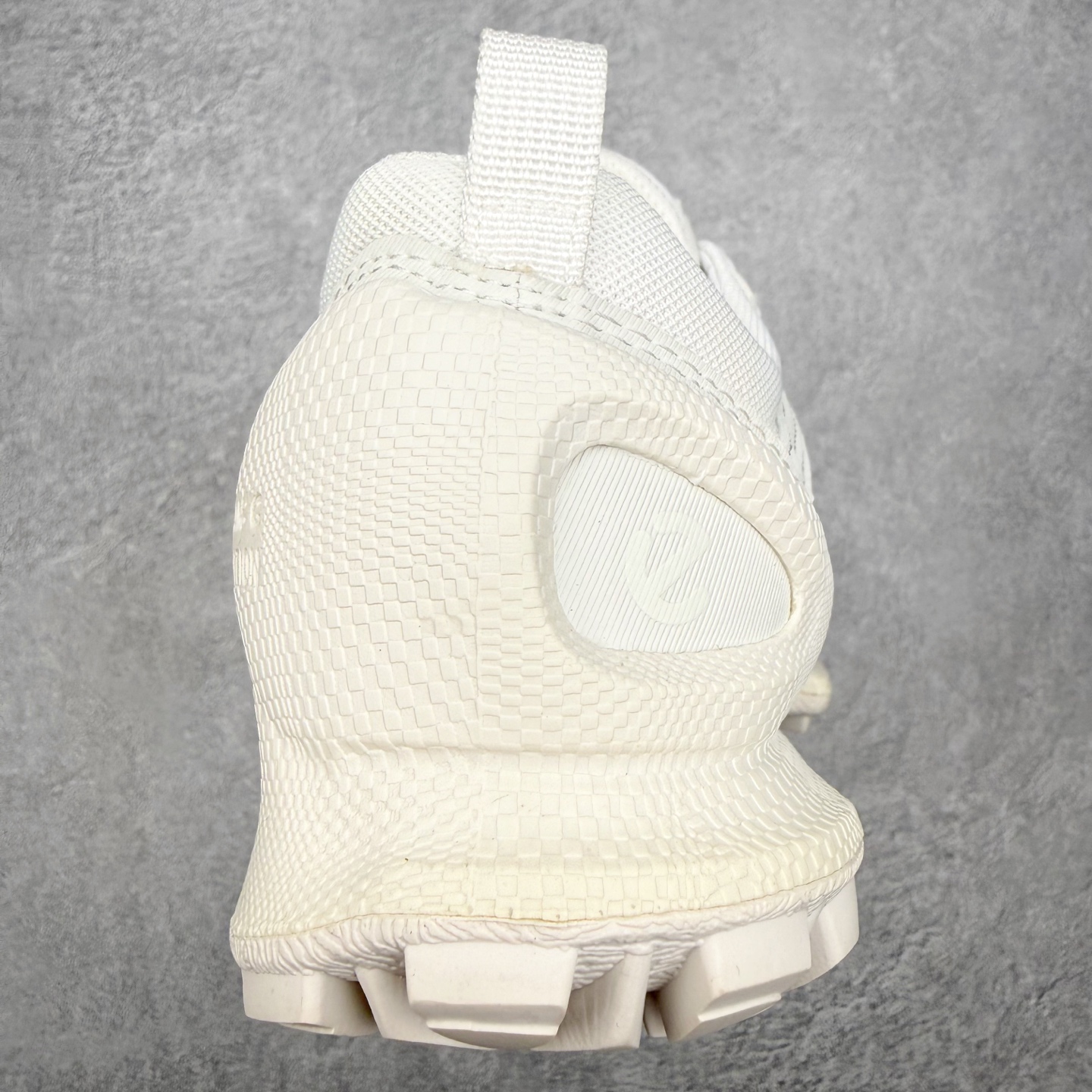 ECCo爱步 Biom C Trail 时尚简约牛皮减震耐磨低帮休闲跑步鞋 ECCO以三大核心特征为依托