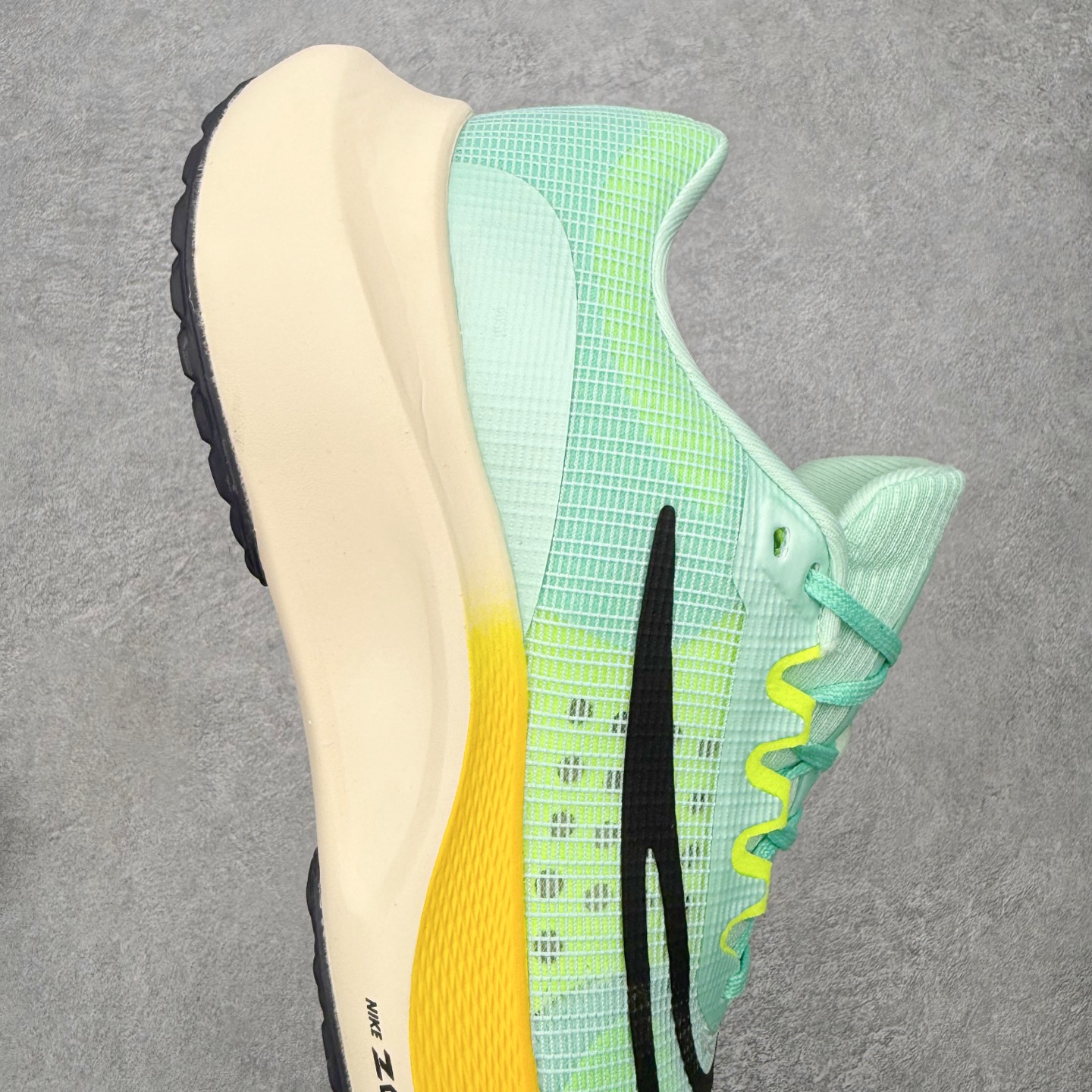 ＃福利特价‼️ NK Zoom Fly 5 马拉松长跑运动休闲缓震碳板跑步鞋 实拍调校N版已经零色差零失
