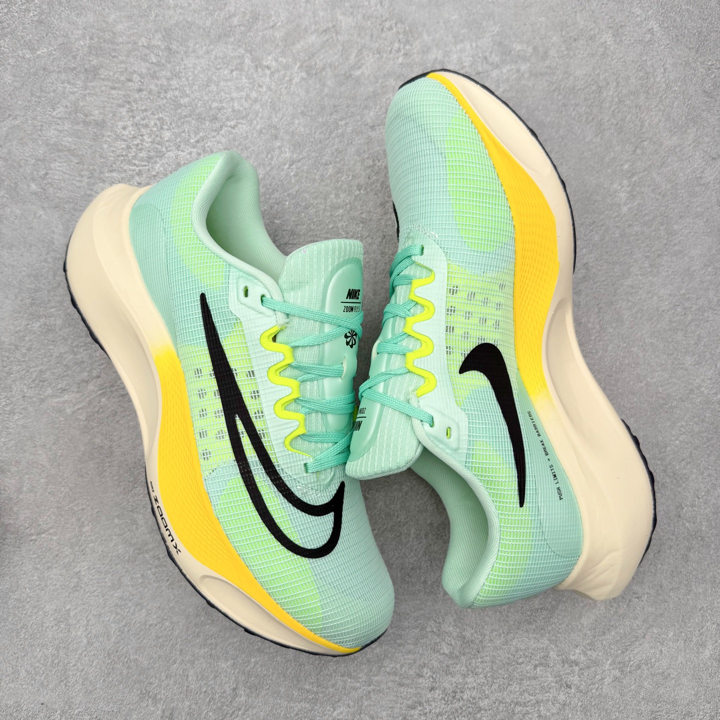 ＃福利特价‼️ NK Zoom Fly 5 马拉松长跑运动休闲缓震碳板跑步鞋 实拍调校N版已经零色差零失