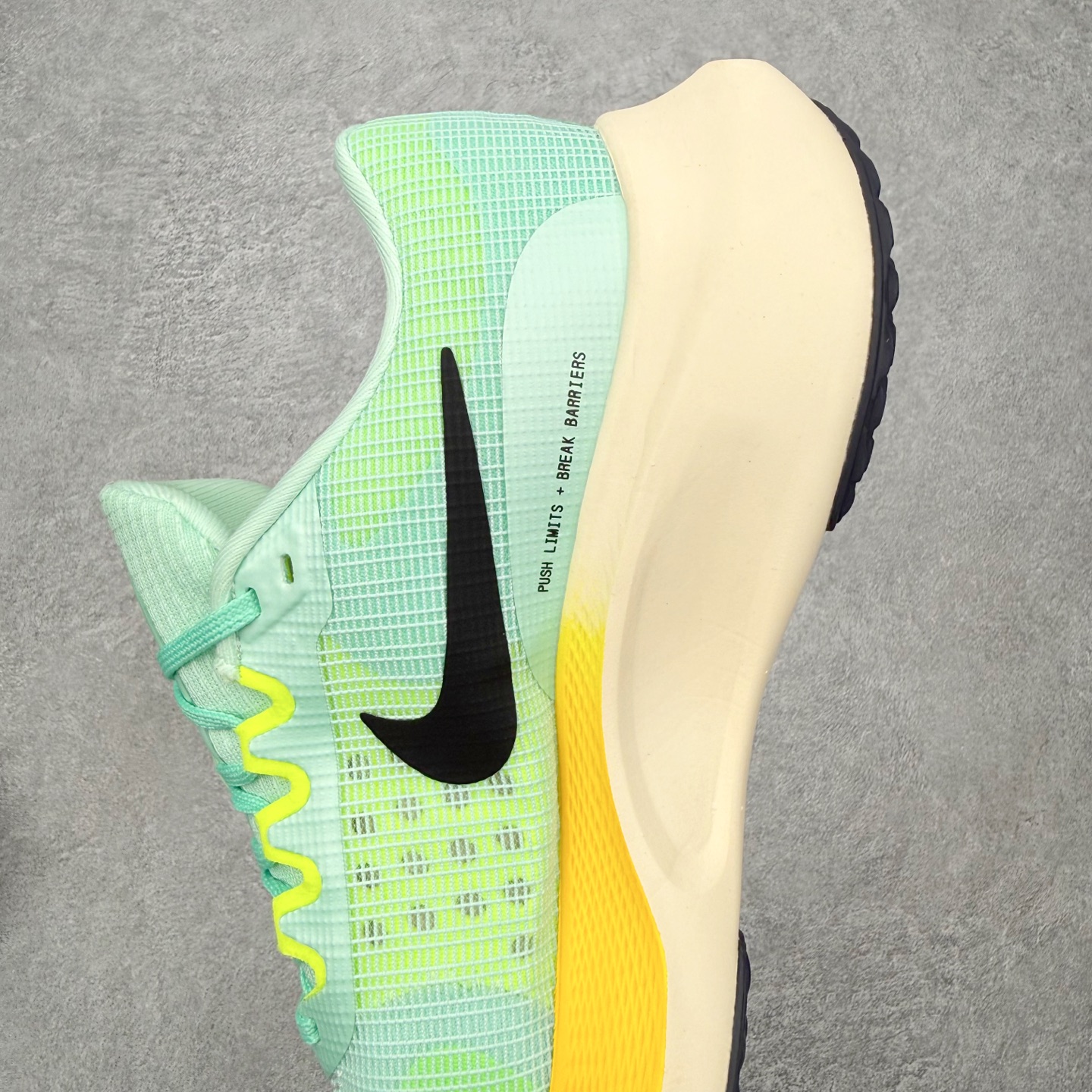 ＃福利特价‼️ NK Zoom Fly 5 马拉松长跑运动休闲缓震碳板跑步鞋 实拍调校N版已经零色差零失