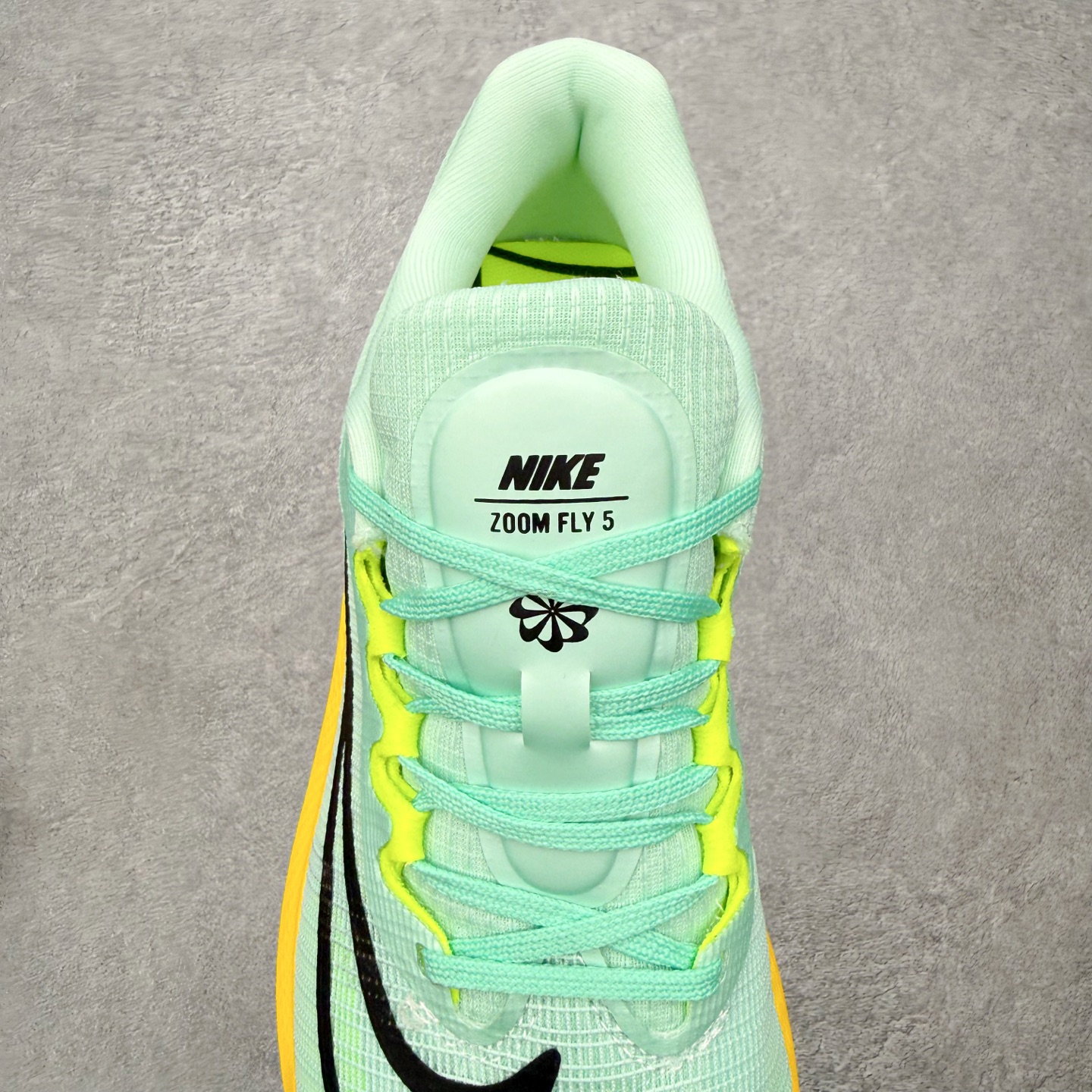 ＃福利特价‼️ NK Zoom Fly 5 马拉松长跑运动休闲缓震碳板跑步鞋 实拍调校N版已经零色差零失