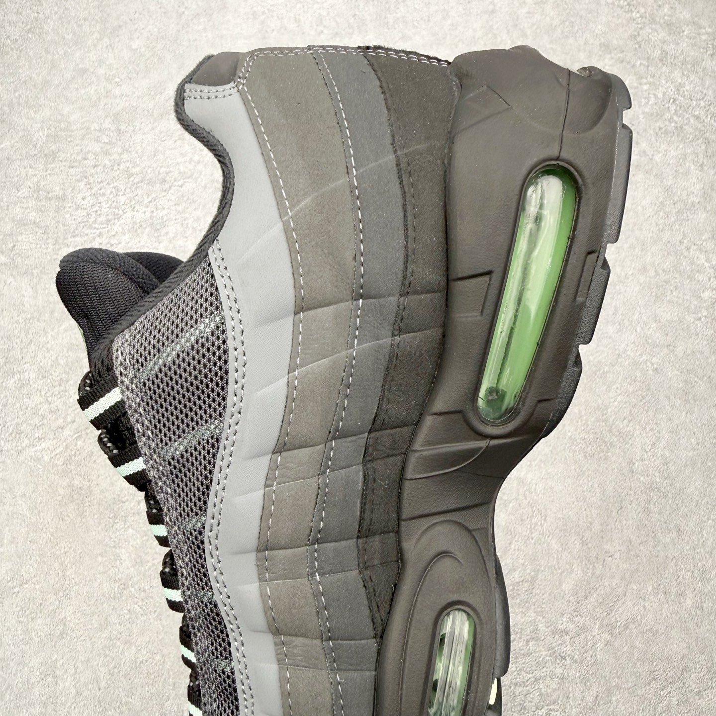 NK Air Max 95 复古减震气垫跑鞋 灰黑 HM0622-001 经典重温 外单专供大厂出品 品