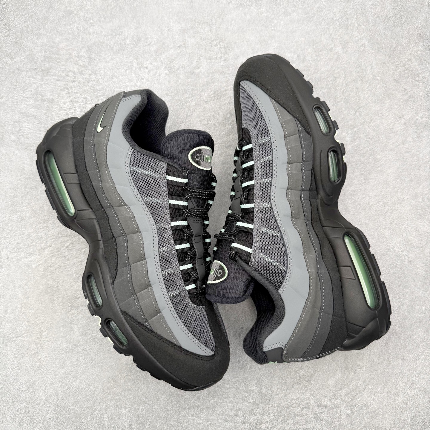 NK Air Max 95 复古减震气垫跑鞋 灰黑 HM0622-001 经典重温 外单专供大厂出品 品