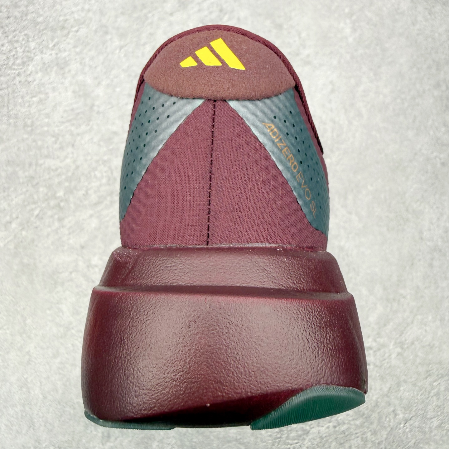 AD Adizero EVO SL WOVEN 马拉松竞速专业跑鞋 CELERMESH针织网面非常轻薄 