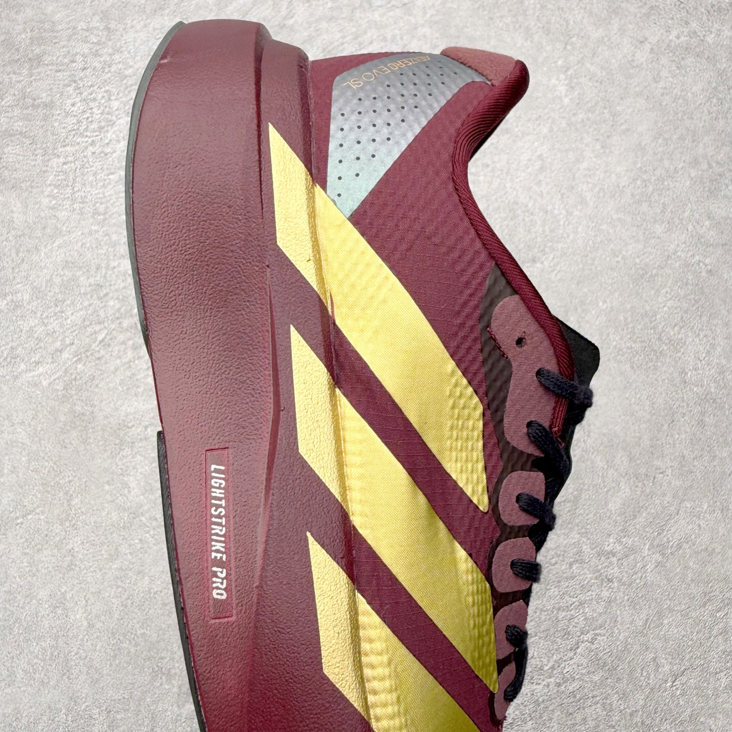 AD Adizero EVO SL WOVEN 马拉松竞速专业跑鞋 CELERMESH针织网面非常轻薄 