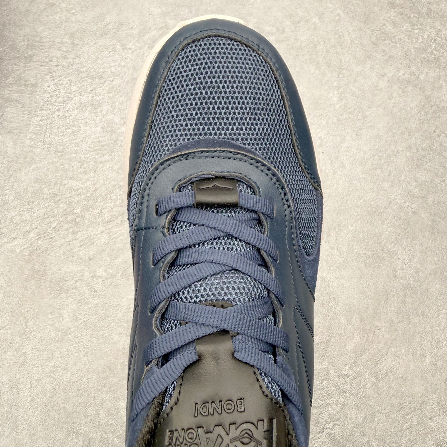HOKA ONE ONE Bondi L 舒适百搭减震防滑耐磨低帮休闲跑步鞋 HOKA ONE ONE是