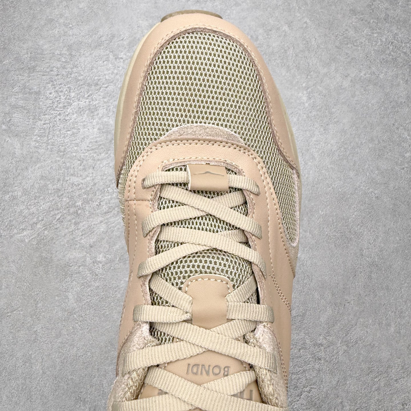 HOKA ONE ONE Bondi L 舒适百搭减震防滑耐磨低帮休闲跑步鞋 HOKA ONE ONE是