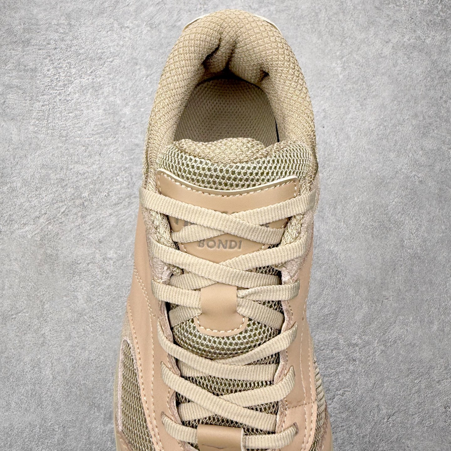HOKA ONE ONE Bondi L 舒适百搭减震防滑耐磨低帮休闲跑步鞋 HOKA ONE ONE是