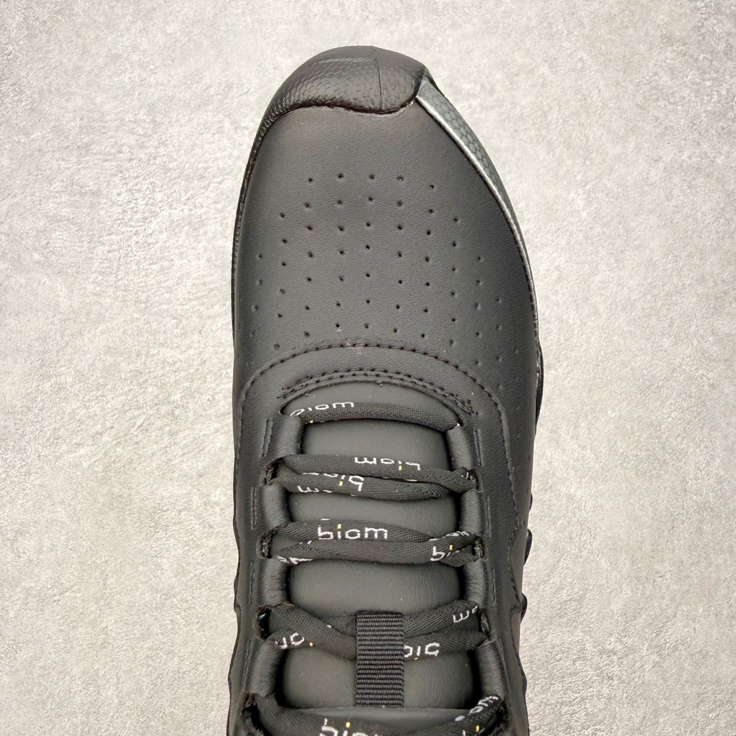ECCo爱步 Biom C Trail 时尚简约牛皮减震耐磨低帮休闲跑步鞋 ECCO以三大核心特征为依托