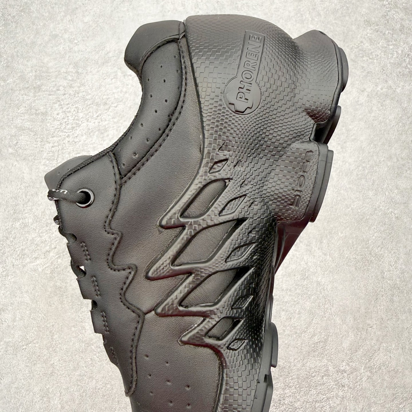 ECCo爱步 Biom C Trail 时尚简约牛皮减震耐磨低帮休闲跑步鞋 ECCO以三大核心特征为依托