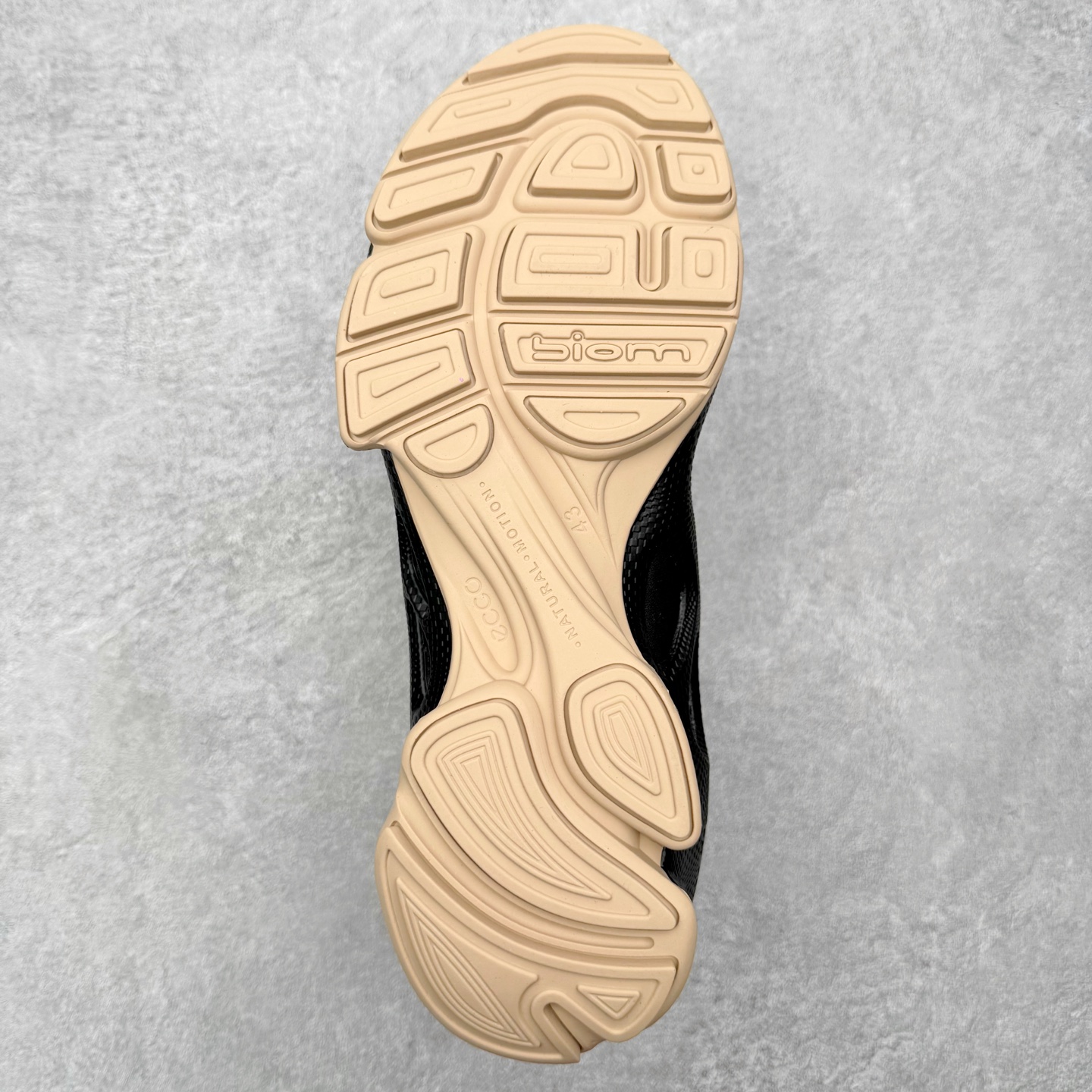 ECCo爱步 Biom C Trail 时尚简约牛皮减震耐磨低帮休闲跑步鞋 ECCO以三大核心特征为依托