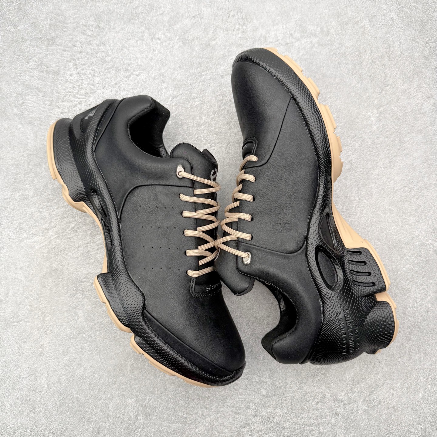 ECCo爱步 Biom C Trail 时尚简约牛皮减震耐磨低帮休闲跑步鞋 ECCO以三大核心特征为依托