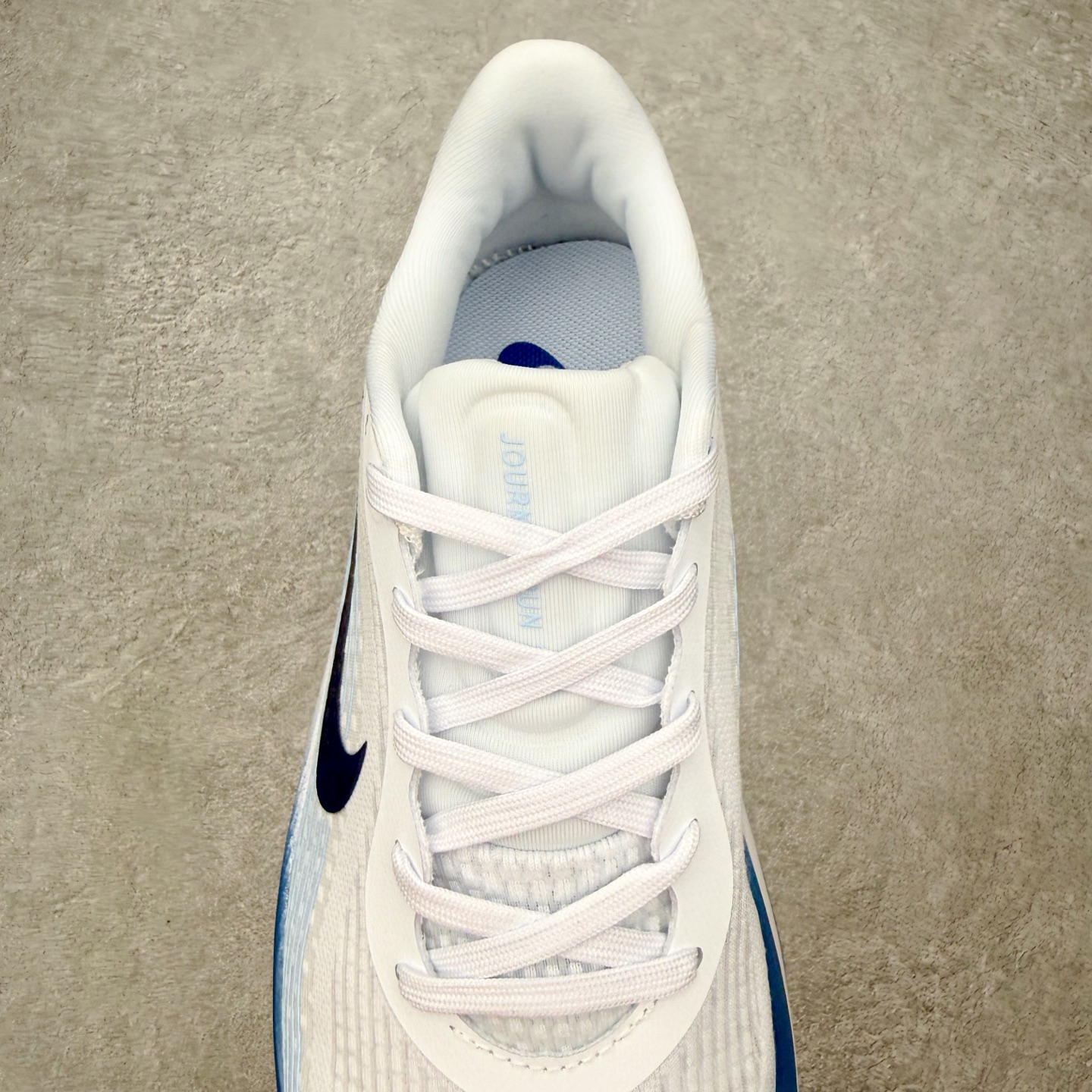 NK Journey Run 2 旅程慢跑系列低帮轻质缓震休闲运动公路跑步鞋 FN0228-209 采用
