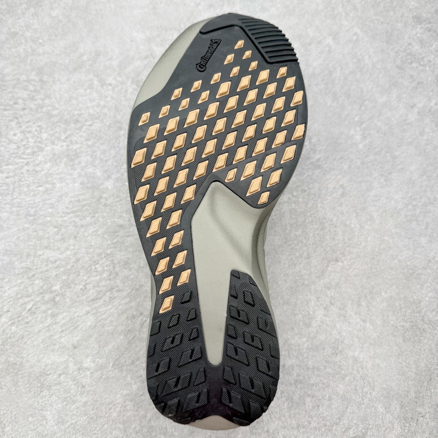 AD Adizero EVO SL ATR M 马拉松竞速专业跑鞋 CELERMESH针织网面非常轻薄 
