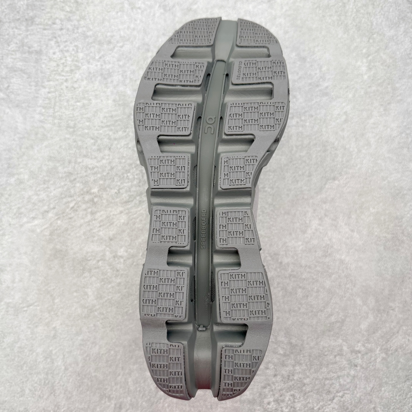 On x KITH K-Tech 1 昂跑舒适贴合透气跑步鞋 黑色四层组合大底 原数据开版这款联名跑鞋采