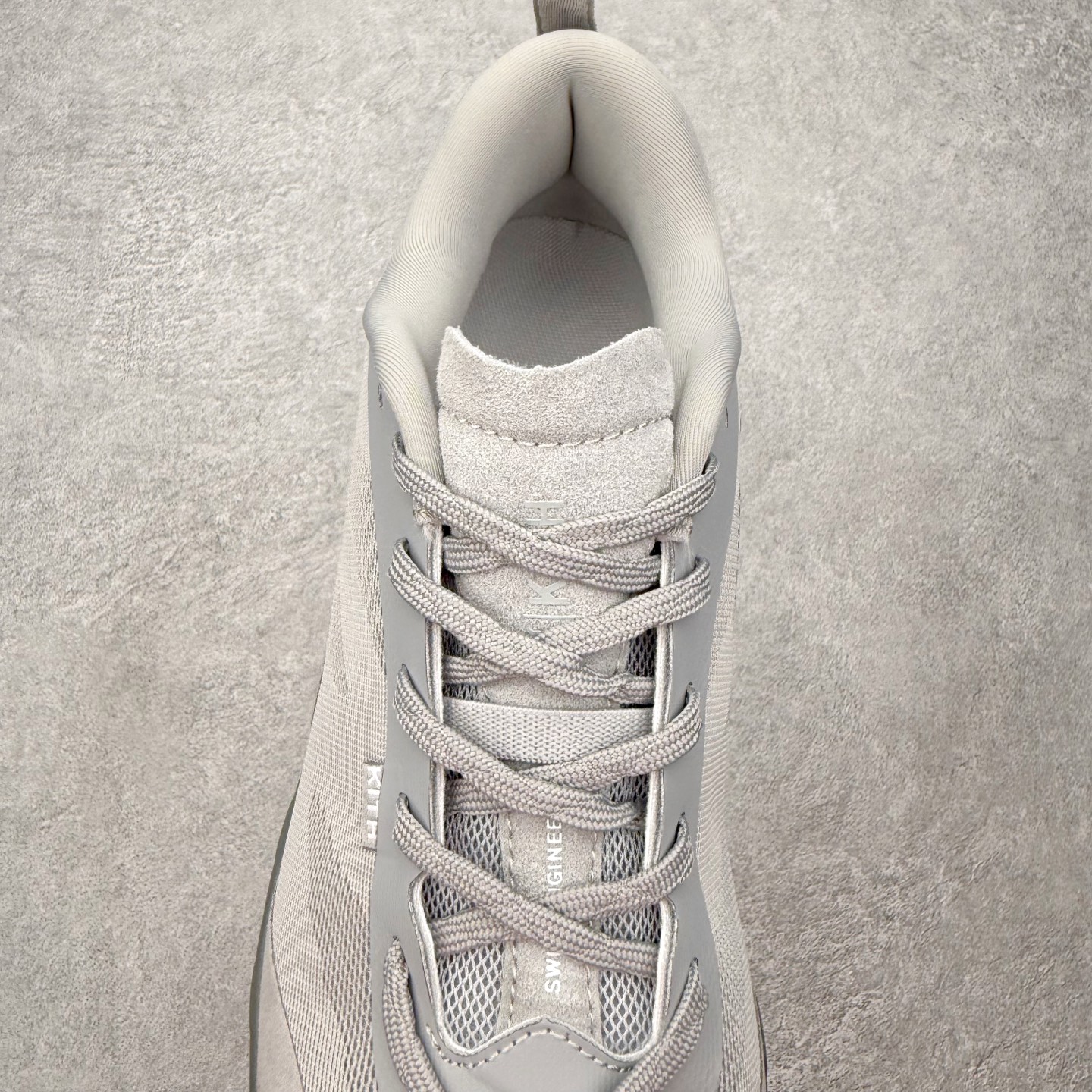 On x KITH K-Tech 1 昂跑舒适贴合透气跑步鞋 黑色四层组合大底 原数据开版这款联名跑鞋采