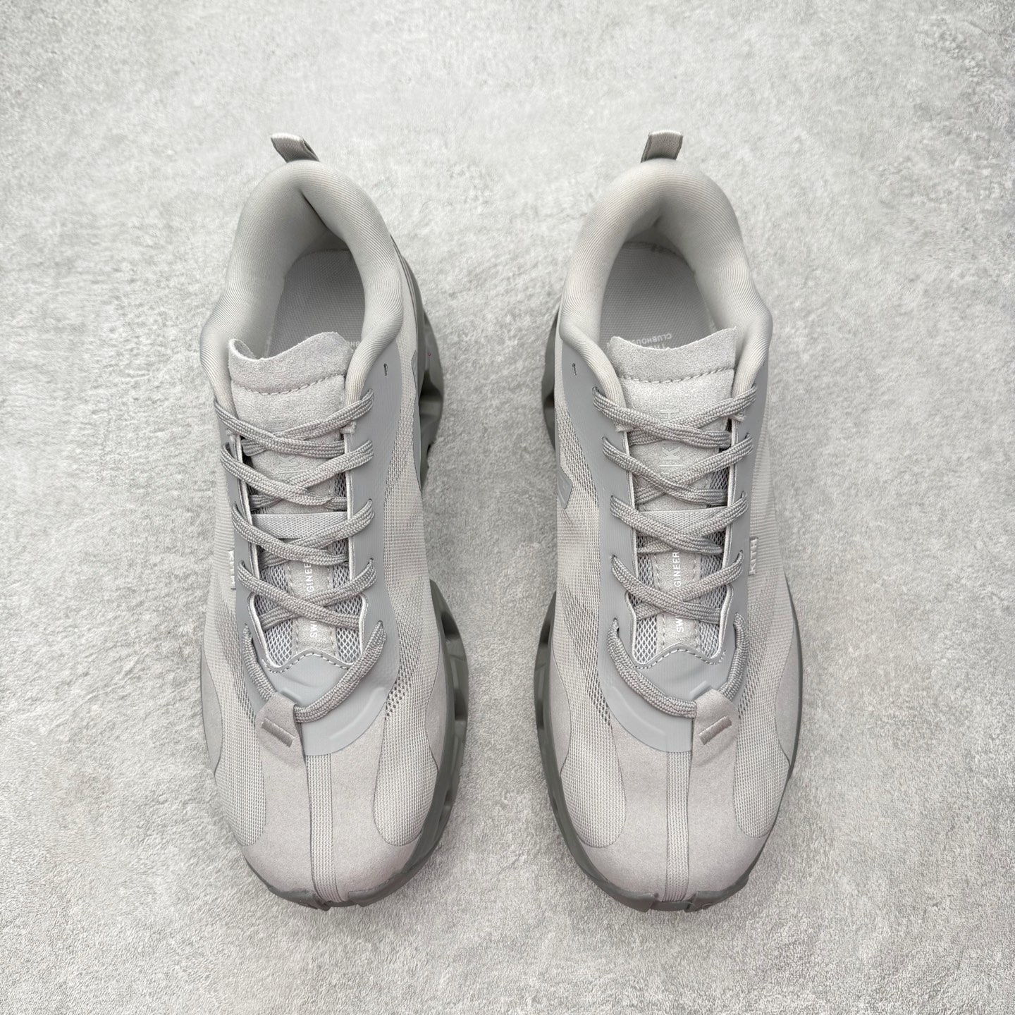 On x KITH K-Tech 1 昂跑舒适贴合透气跑步鞋 黑色四层组合大底 原数据开版这款联名跑鞋采