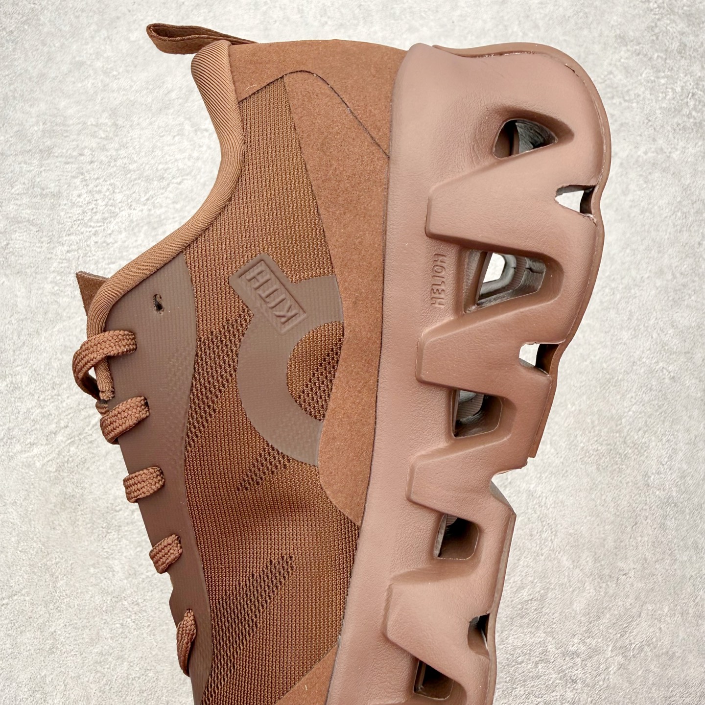 On x KITH K-Tech 1 昂跑舒适贴合透气跑步鞋 黑色四层组合大底 原数据开版这款联名跑鞋采