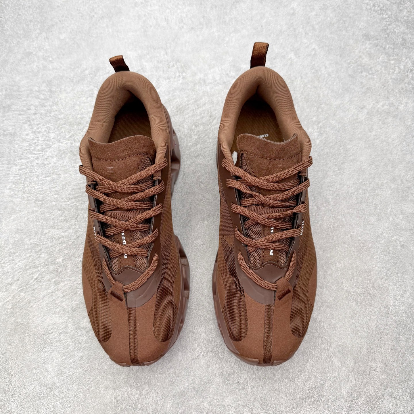 On x KITH K-Tech 1 昂跑舒适贴合透气跑步鞋 黑色四层组合大底 原数据开版这款联名跑鞋采