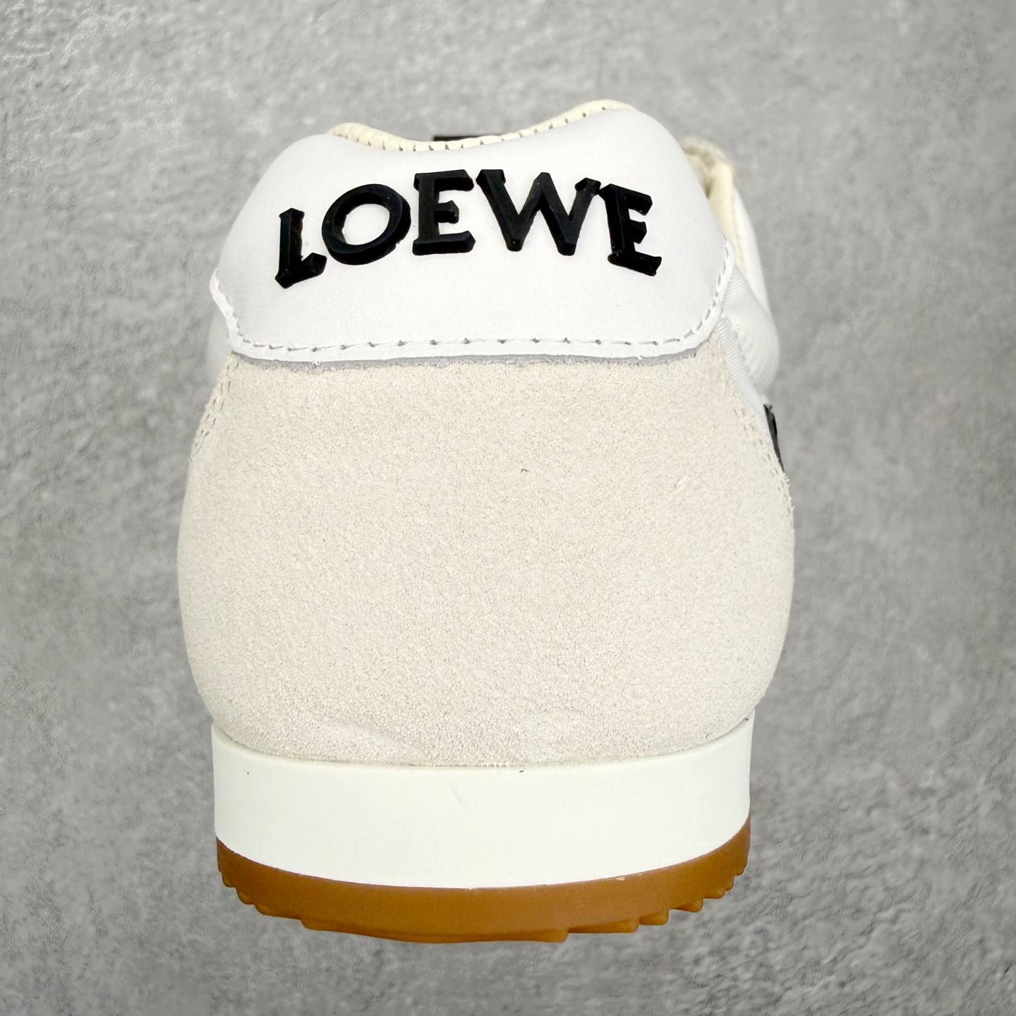 罗意威Loewe Ballet Runner 2.0 Sneakers 芭蕾舞2.0系列阿甘复古风德训薄