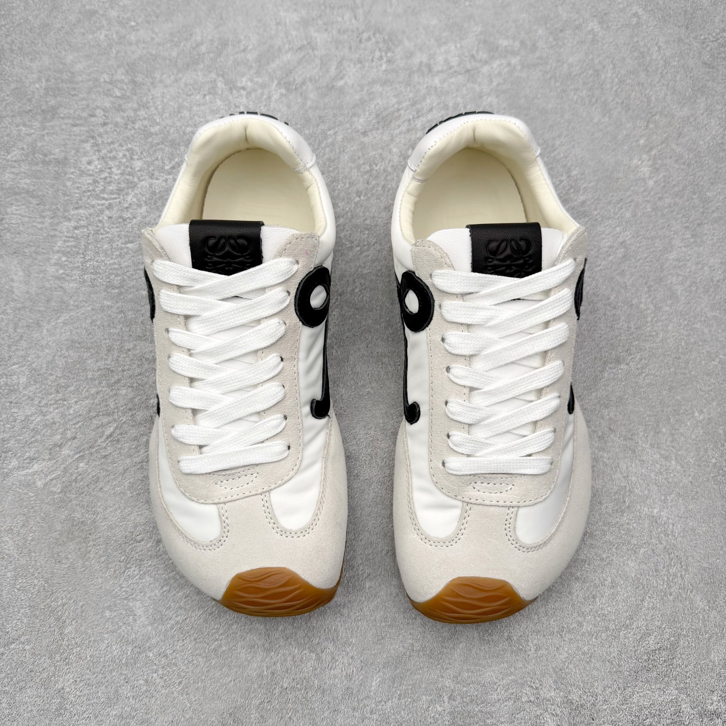 罗意威Loewe Ballet Runner 2.0 Sneakers 芭蕾舞2.0系列阿甘复古风德训薄